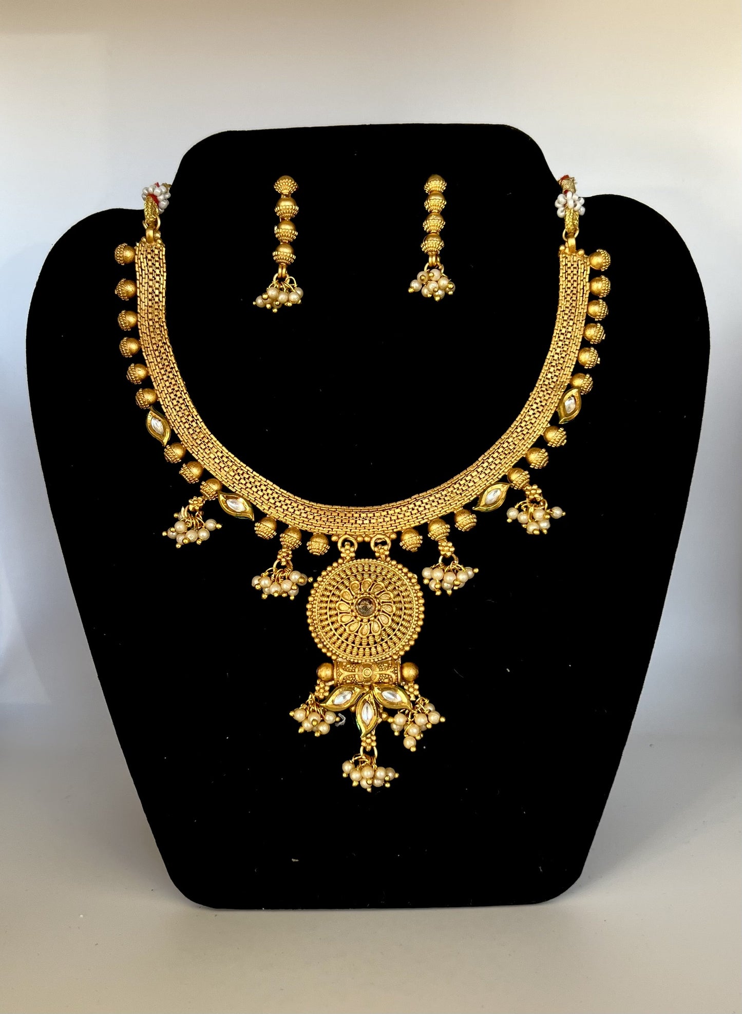 The Manisha Necklace Set